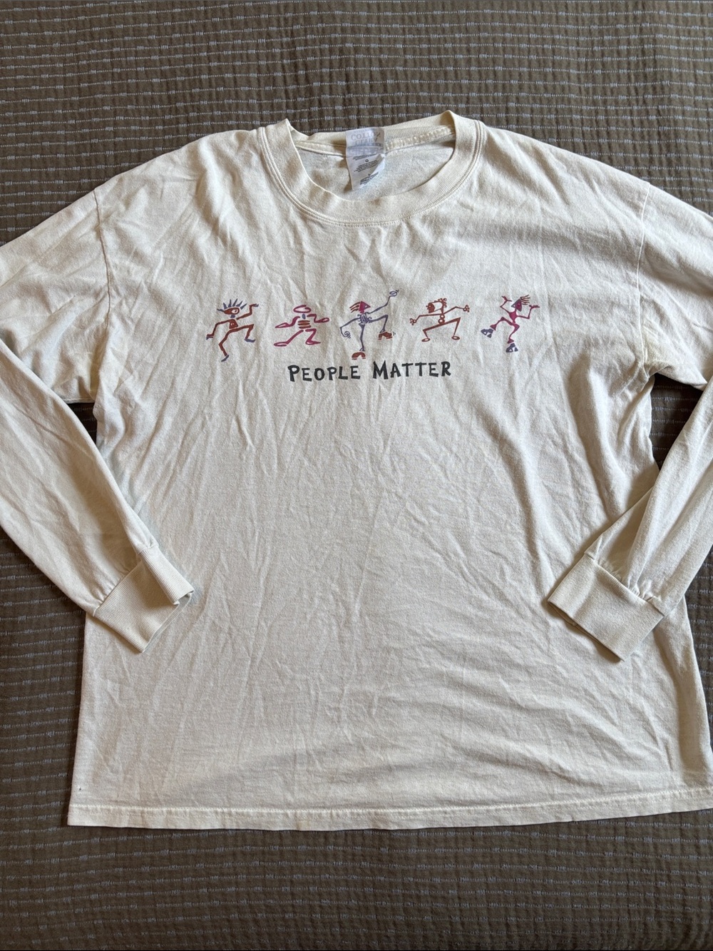 Vintage Y2K Gildan Cotton People Matter Long Sleeve Graphic T-Shirt Cream Size L